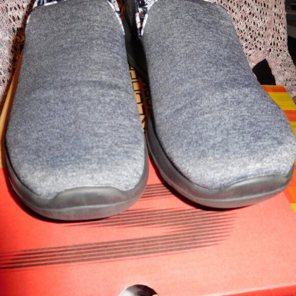 9.5M SKECHERS GO WALK JOY GRAY SCOTTIE BELLA SHOES - Picture 10 of 11